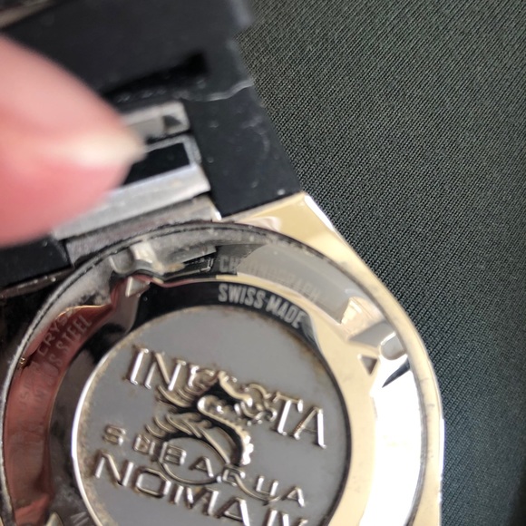 Exquisite Genuine Invicta Chronograph - Picture 4 of 6